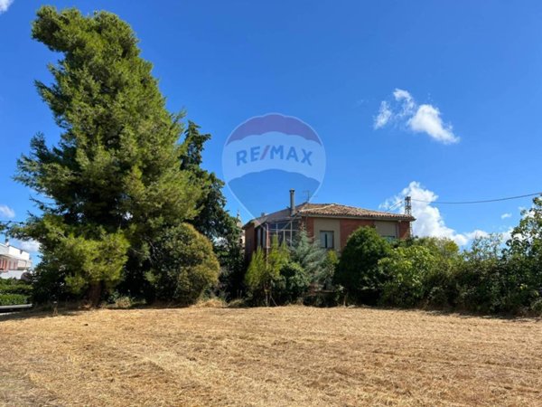 casa indipendente in vendita a Lanciano in zona Marcianese
