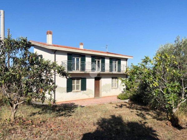 casa indipendente in vendita a Lanciano in zona Fontanelle