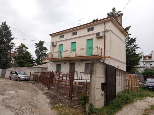 casa indipendente in vendita a Lanciano