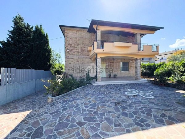 casa indipendente in vendita a Lanciano in zona Serroni