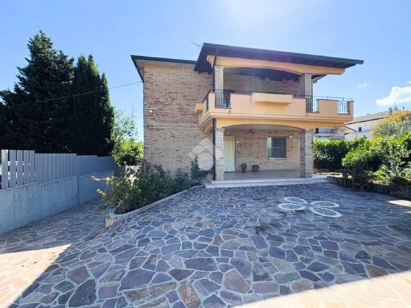 casa indipendente in vendita a Lanciano in zona Serroni