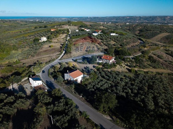 casa indipendente in vendita a Lanciano in zona Camicie