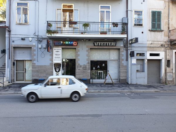 locale commerciale in vendita a Lanciano