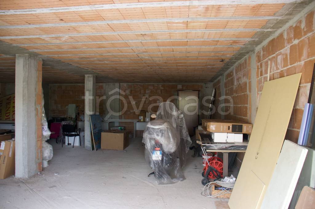 locale commerciale in vendita a Lanciano