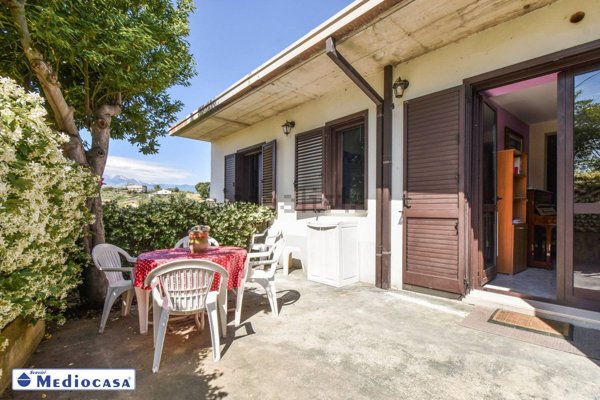 casa indipendente in vendita a Lanciano in zona Marcianese