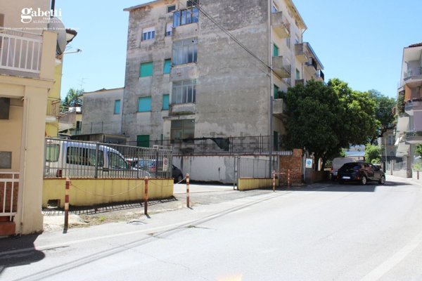 locale commerciale in vendita a Lanciano