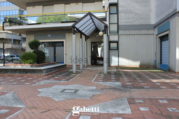 locale commerciale in vendita a Lanciano