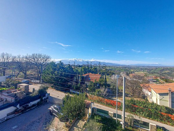 locale di sgombero in vendita a Lanciano in zona Marcianese