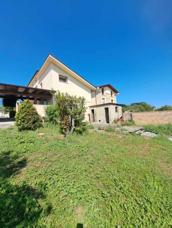 casa indipendente in vendita a Lanciano in zona Marcianese