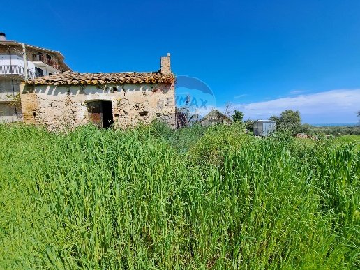 casa indipendente in vendita a Lanciano in zona Follani