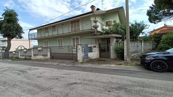 casa indipendente in vendita a Lanciano in zona Villa Andreoli