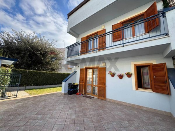 casa indipendente in vendita a Lanciano