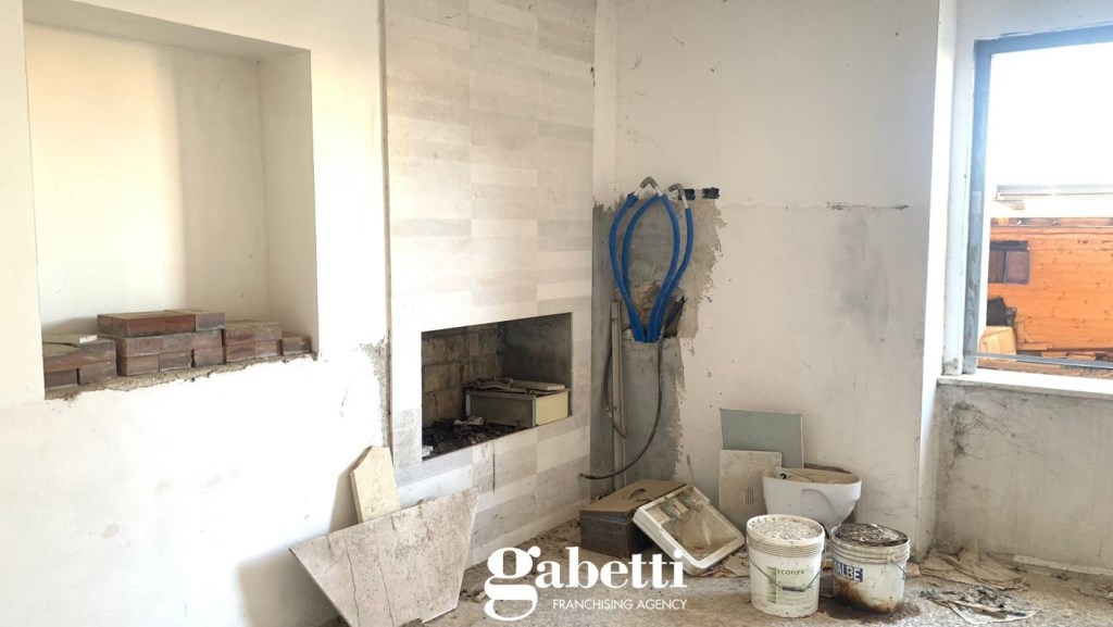 casa indipendente in vendita a Lanciano in zona Marcianese