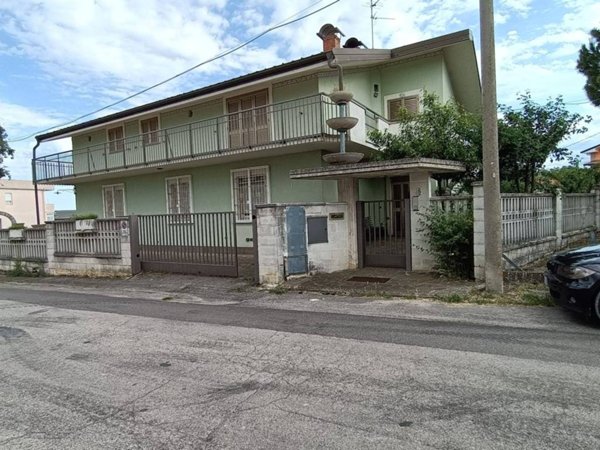 casa indipendente in vendita a Lanciano in zona Villa Andreoli