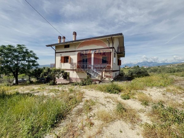 casa indipendente in vendita a Lanciano