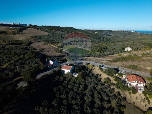 casa indipendente in vendita a Lanciano in zona Camicie