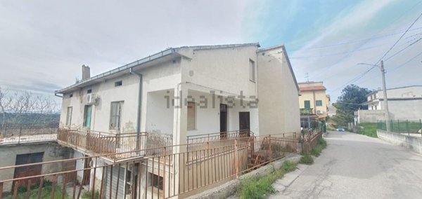 casa indipendente in vendita a Lanciano in zona Santa Giusta