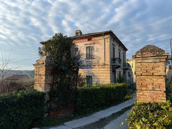 casa indipendente in vendita a Lanciano in zona Santa Liberata