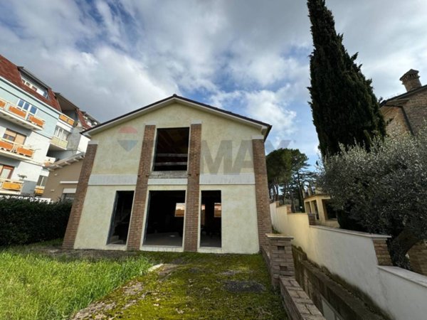 casa indipendente in vendita a Lanciano