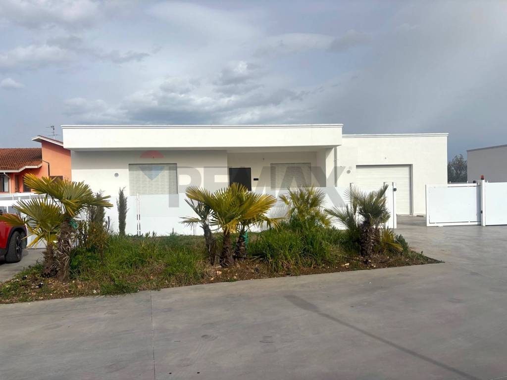 casa indipendente in vendita a Lanciano in zona Marcianese