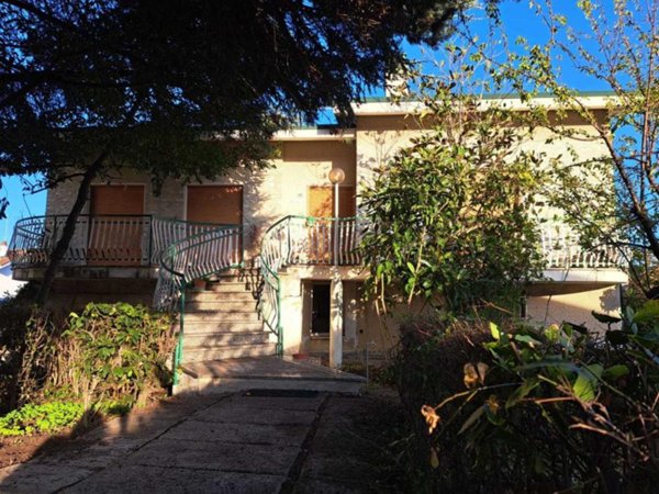 casa indipendente in vendita a Lanciano in zona Marcianese