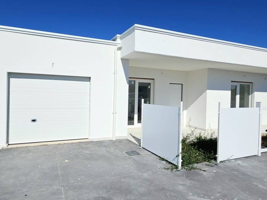 casa indipendente in vendita a Lanciano in zona Marcianese