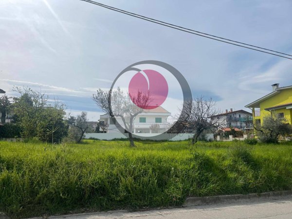 terreno edificabile in vendita a Lanciano in zona Follani