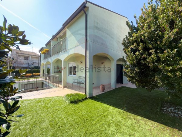 casa indipendente in vendita a Lanciano in zona Villa Stanazzo