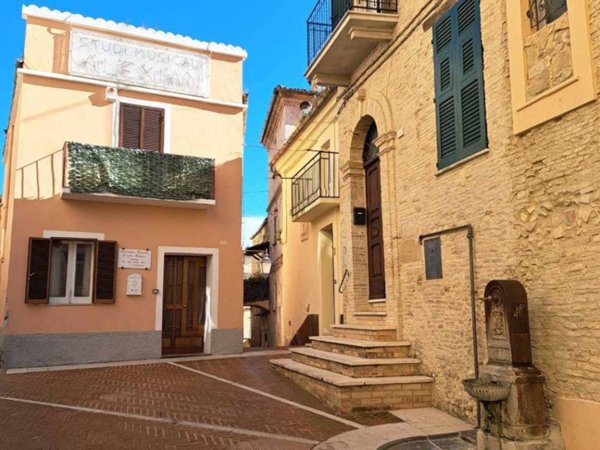 casa indipendente in vendita a Lanciano