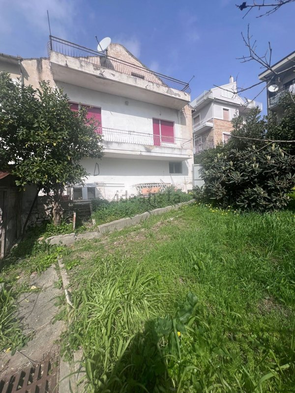 casa indipendente in vendita a Lanciano