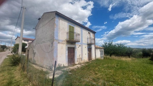 casa indipendente in vendita a Lanciano in zona Rizzacorno