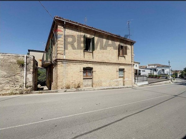 casa indipendente in vendita a Lanciano