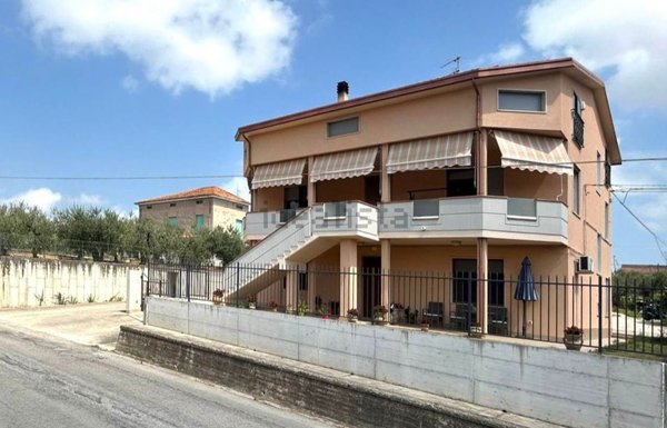 casa indipendente in vendita a Lanciano in zona Costa di Chieti