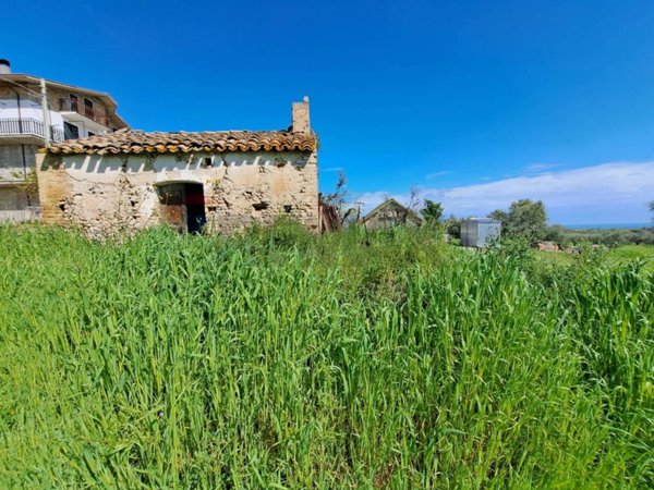 casa indipendente in vendita a Lanciano in zona Follani