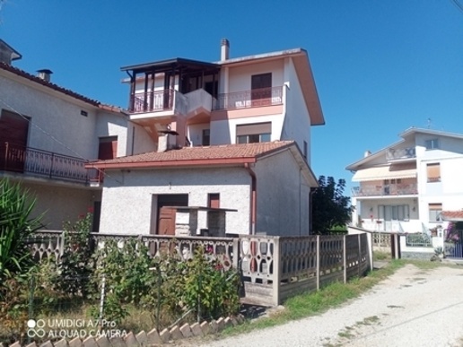 casa indipendente in vendita a Lanciano in zona Villa Martelli
