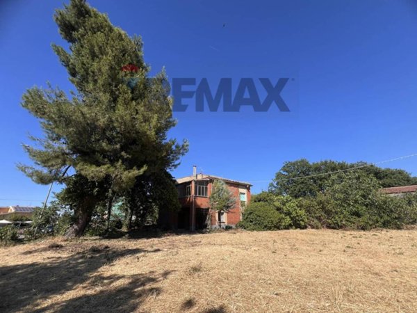 casa indipendente in vendita a Lanciano in zona Marcianese