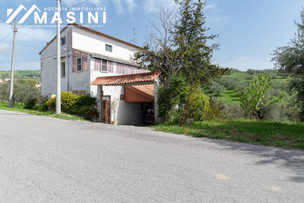 casa indipendente in vendita a Lanciano in zona Fontanelle