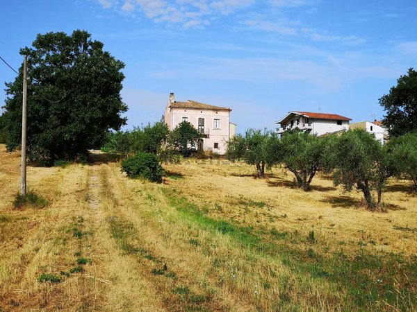 appartamento in vendita a Lanciano in zona Follani