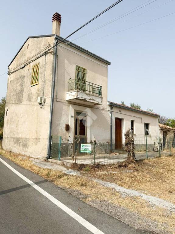 casa indipendente in vendita a Lanciano in zona Rizzacorno