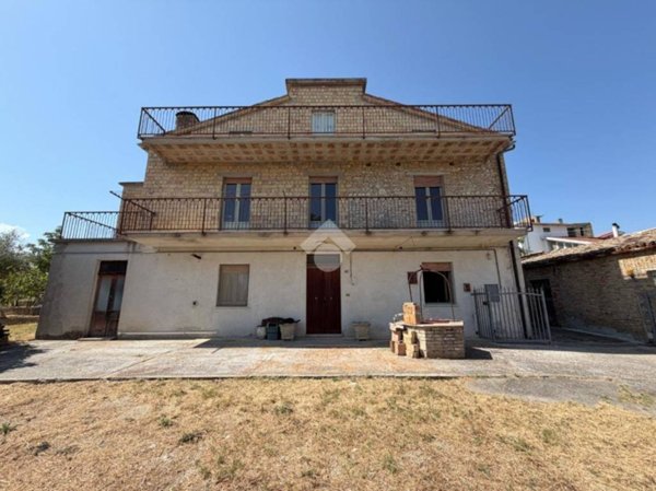 casa indipendente in vendita a Lanciano in zona Follani