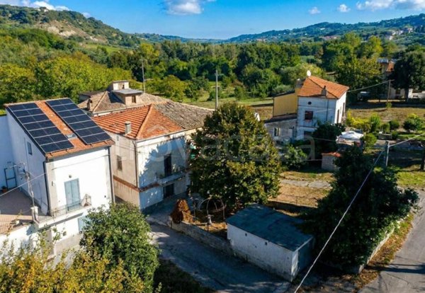 casa indipendente in vendita a Lanciano in zona San Iorio