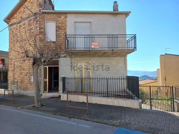 casa indipendente in vendita a Lentella