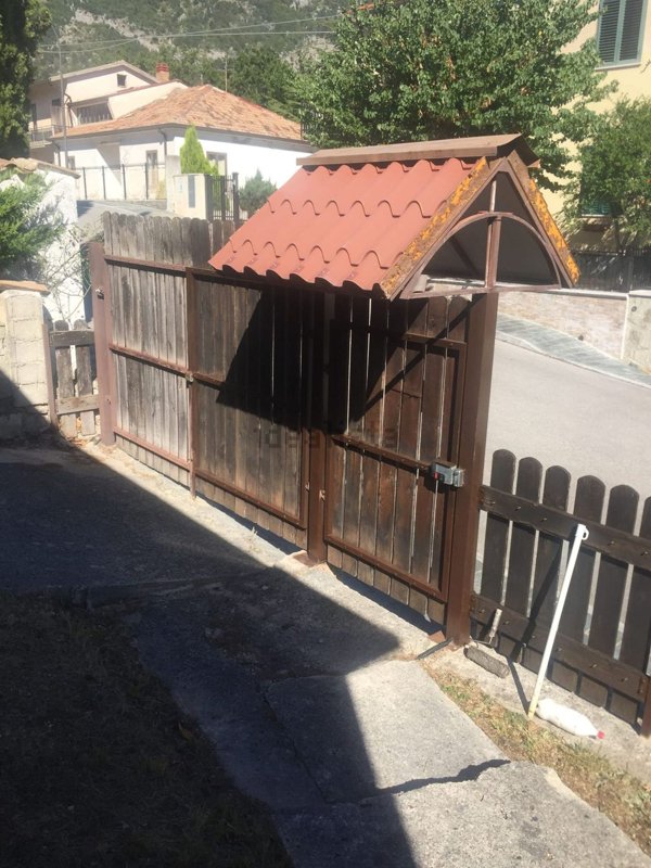 casa indipendente in vendita a Lettopalena