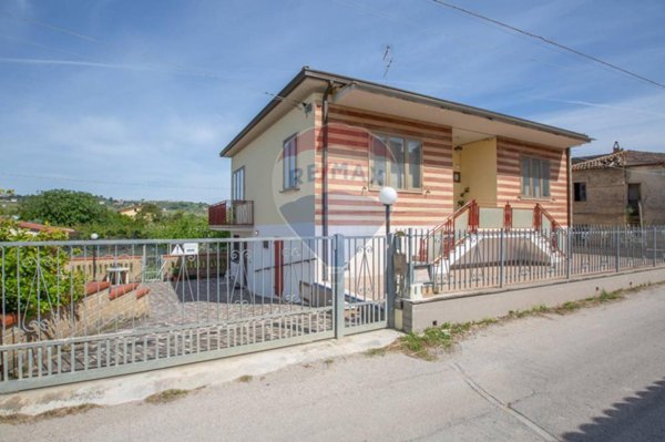 casa indipendente in vendita a Miglianico in zona Cagialone