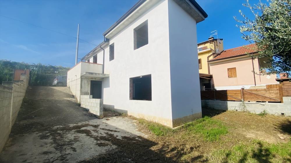 casa indipendente in vendita a Miglianico in zona Cerreto