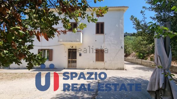 casa indipendente in vendita a Miglianico in zona Valle Sant'Angelo