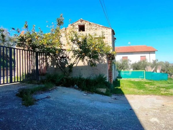 casa indipendente in vendita a Miglianico in zona Montupoli