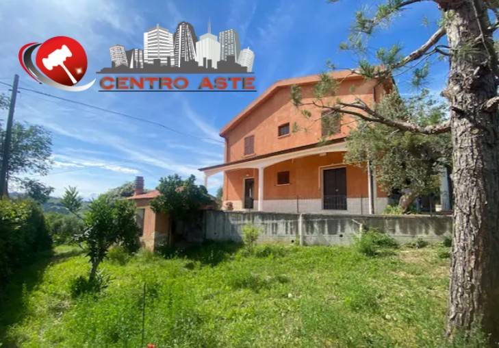 locale di sgombero in vendita a Miglianico in zona Montupoli