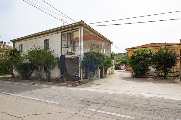 casa indipendente in vendita a Miglianico in zona Valle Sant'Angelo