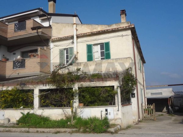 casa indipendente in vendita a Miglianico in zona Montupoli